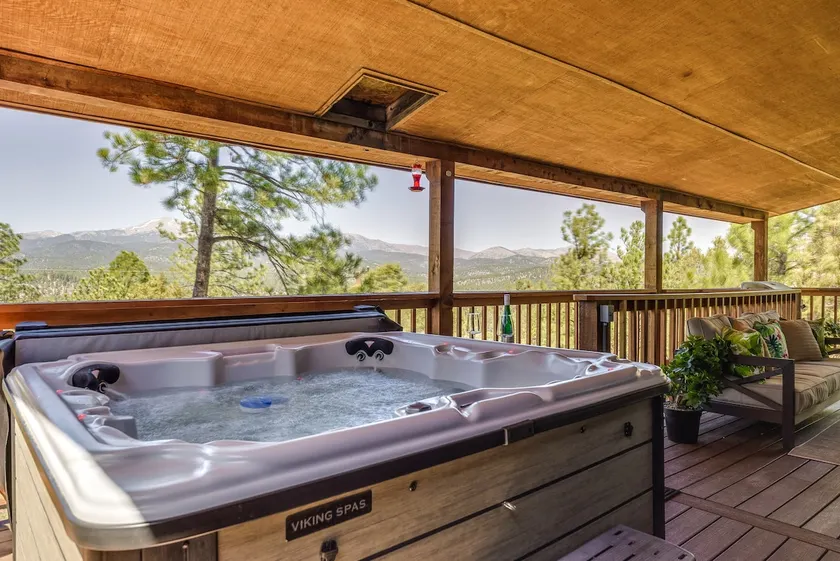 Ruidoso Cabin w / Hot Tub og bjergudsigt - Image 1