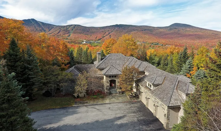 The Mountainside House - Luxury Home, Indoor Hot Tub, Ski Home, Private Shuttle - Image 1