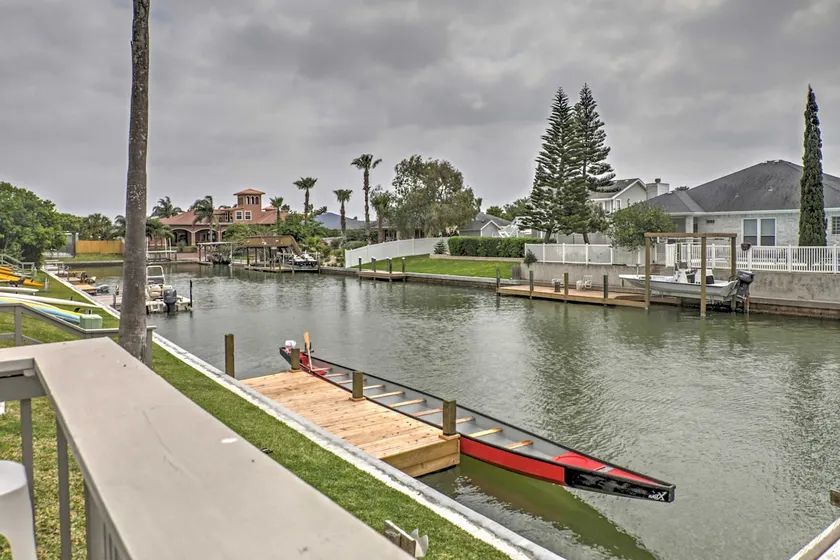Breezy Corpus Christi Condo w/ Deck + Fishing Dock - Image 1