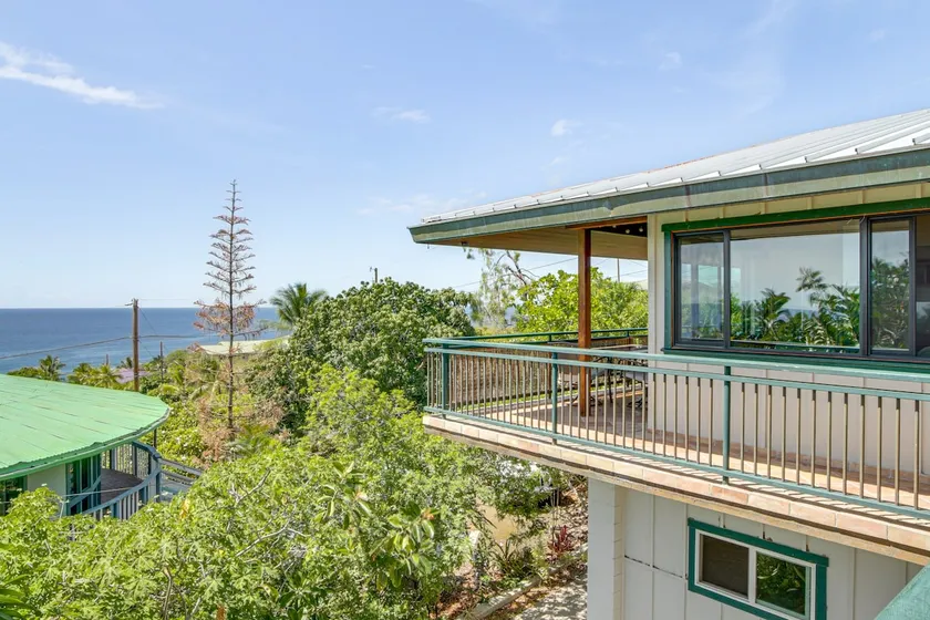 Kaptajn Cook 'Anji's Beach House' w / Lanai & Views! - Image 1
