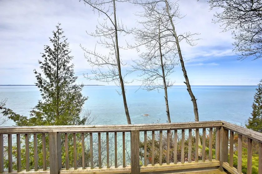 Gorgeous Charlevoix Home on Lake Michigan! - Image 1