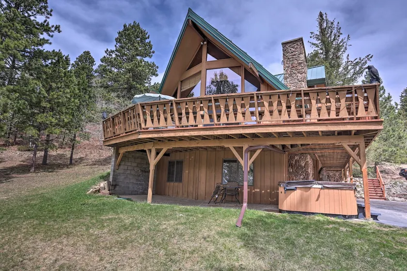 Black Hills Hideaway w/ Wraparound Deck & Hot Tub! - Image 1