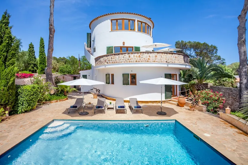 Villa Redonda Remarkable villa with private swimming pool and walking distance to the beach - Image 1