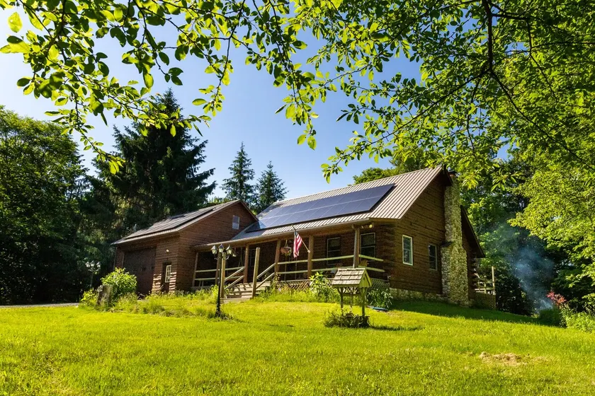 Roscoe Retreat - Image 1