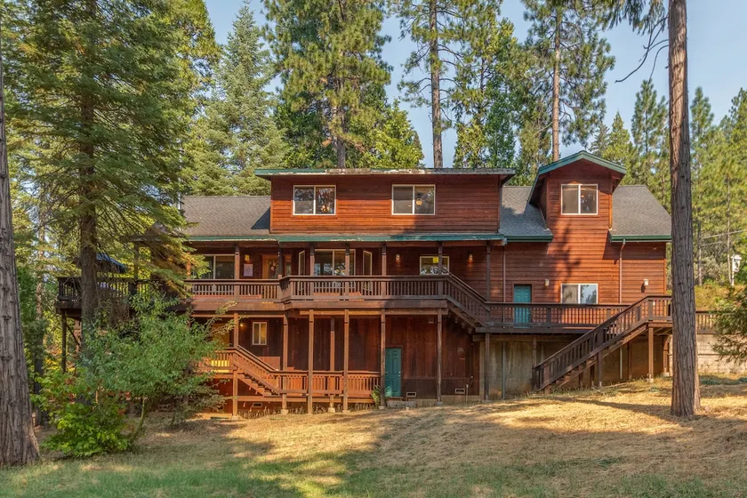 BLUE LAKE BLISS - JUST STEPS FROM BLUE LAKE SPRINGS LODGE LAKE AND REC CENTER - Image 1