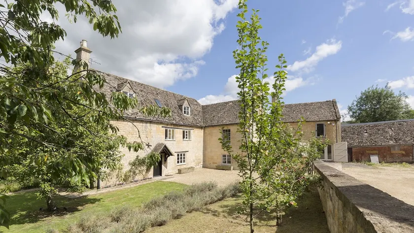 Almsbury Farmhouse - Image 1