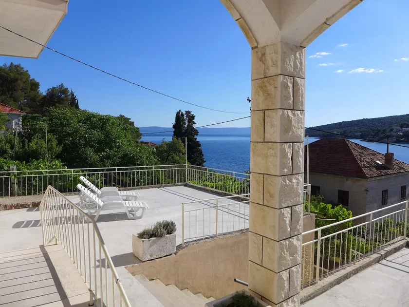 Merveilleux appartement entièrement équipé avec terrasse, barbecue et jardin | Vue mer - Image 1