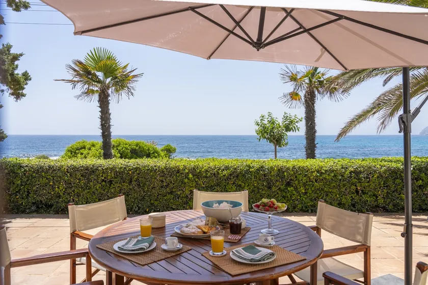 Casa vacanze \"Casa Morant On The Promenade Mhm\" con vista mare, terrazza privata e Wi-Fi - Image 1