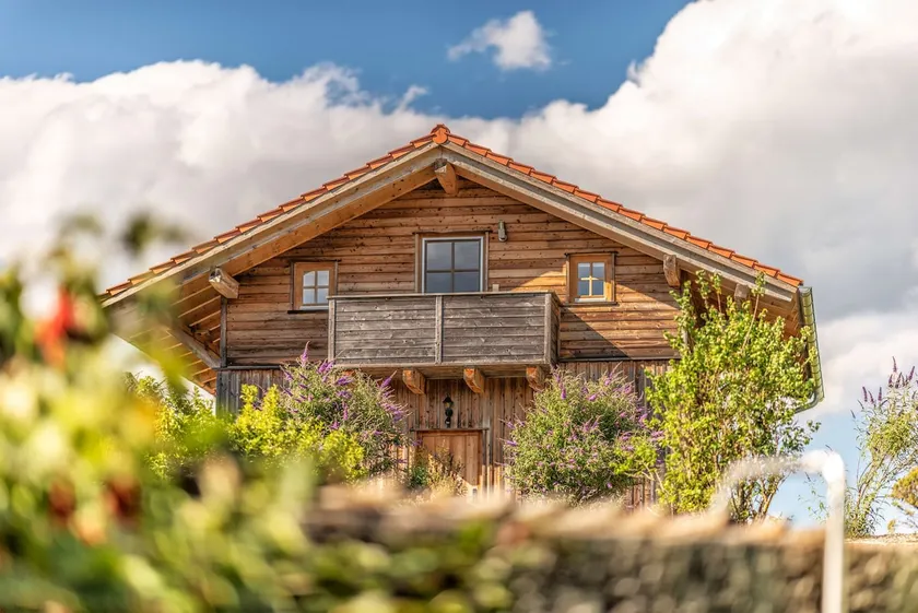 Chalet with sauna & whirlpool tub. - Image 1