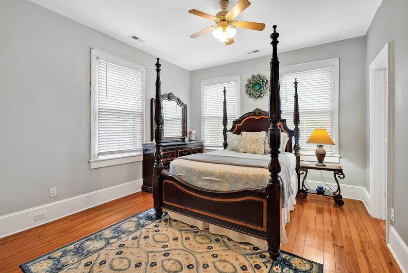 The Garden District Flat - Image 1