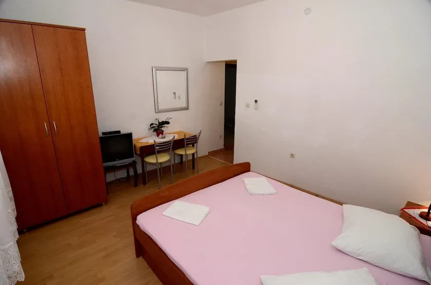Apartamento-estudio con terraza y vista al mar Makarska (AS-12211-b) - Image 1