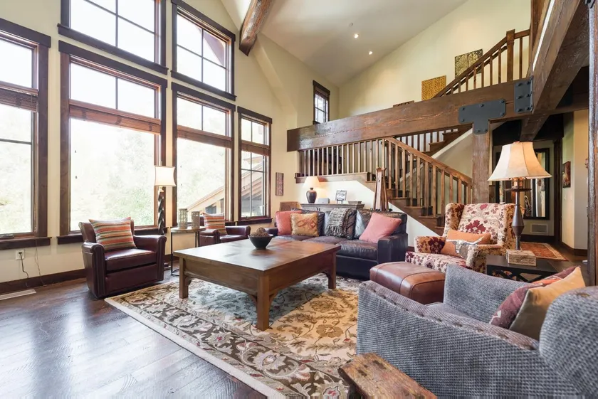 Silver Star #04- Ski Chalet with Private Hot Tub! - Image 1