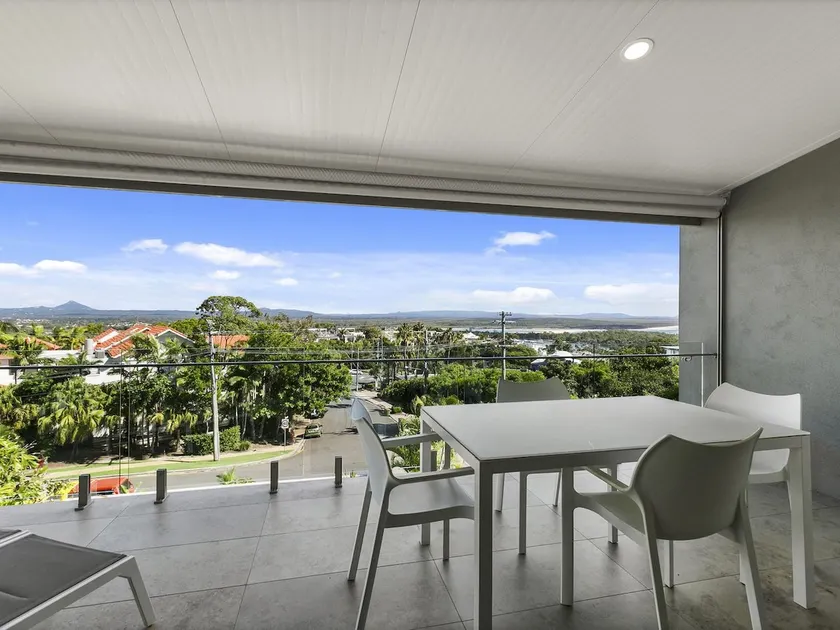 Exquisite Penthouse with views to Laguna Bay - Image 1