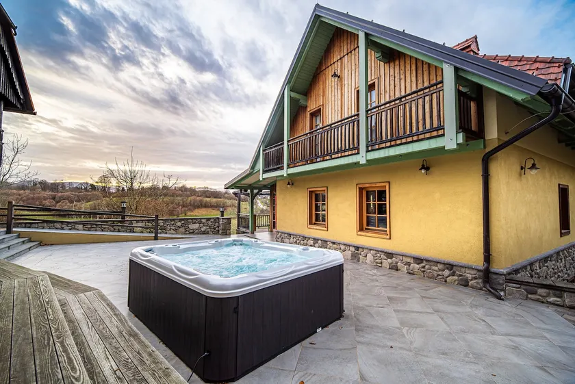 Villa Les with Hot tub & Sauna - Image 1