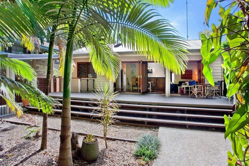 Beach House in Central Sunshine Beach Pool Pets ok - Image 1