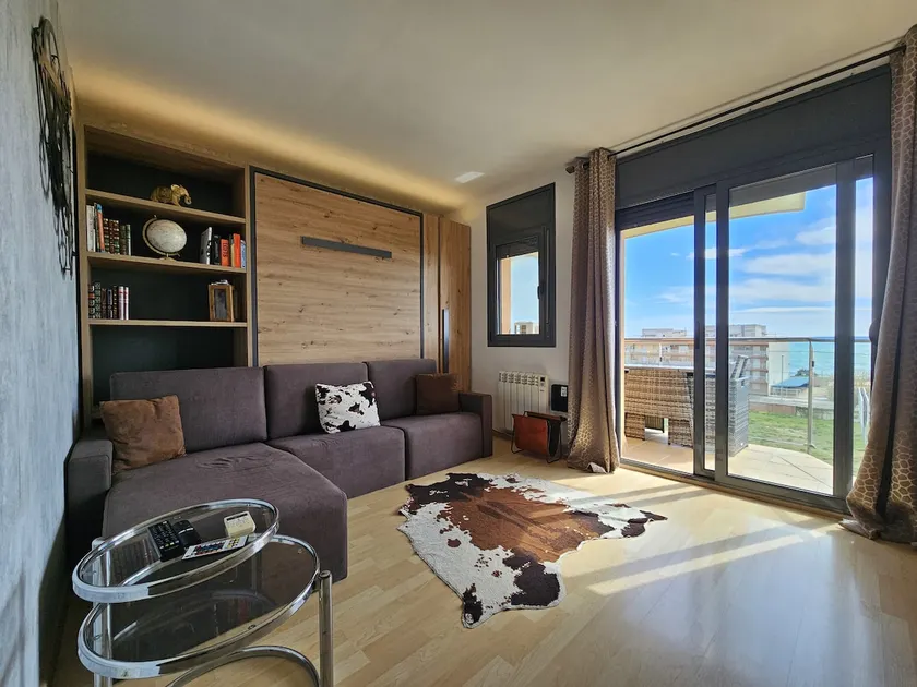 Apartment Beach Front Canet - Image 1