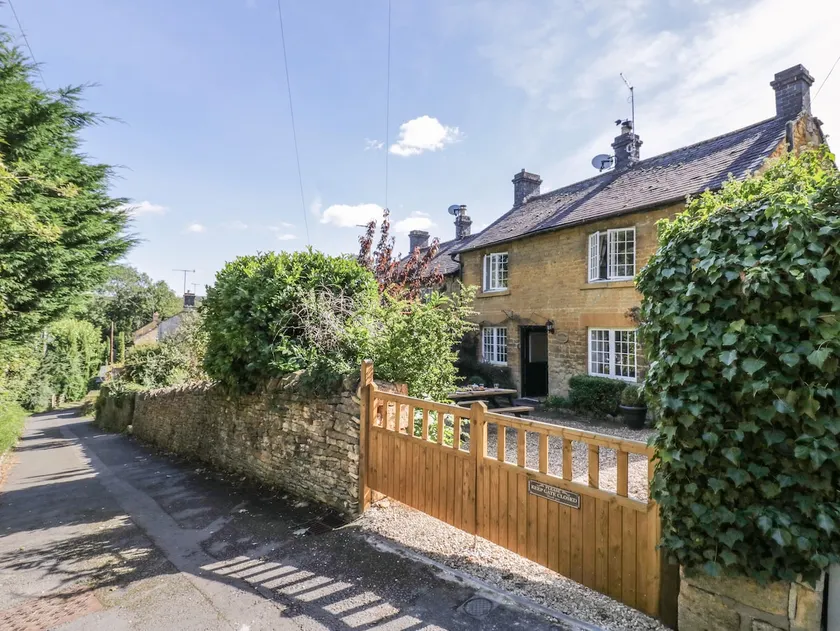Jackdaw Cottage - Image 1