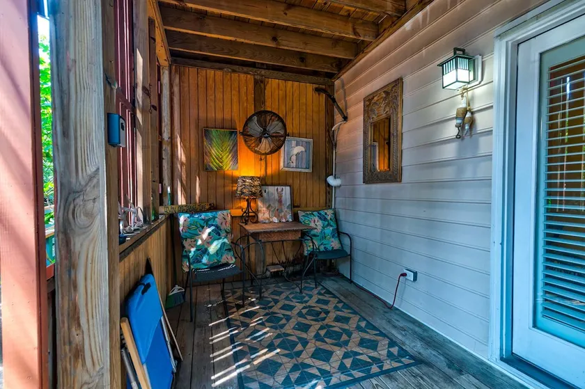 Sunburst Cottage | Private Cottage Near Beach - Image 1
