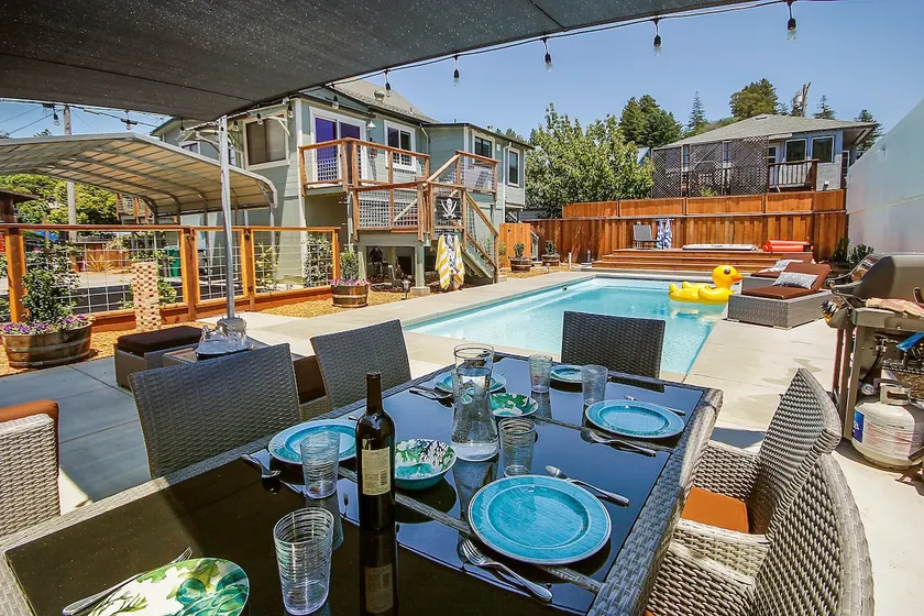 Bed & Biscuit - Downtown and Dog Friendly! Hot Tub - Image 1