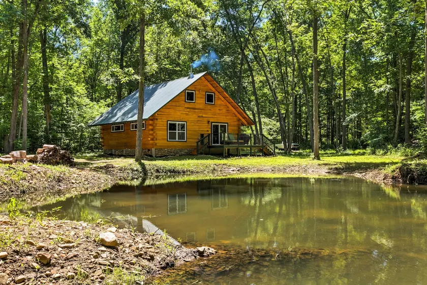 Lyndhurst Cabin on Farm w/ Pond & Stocked Stream! - Image 1