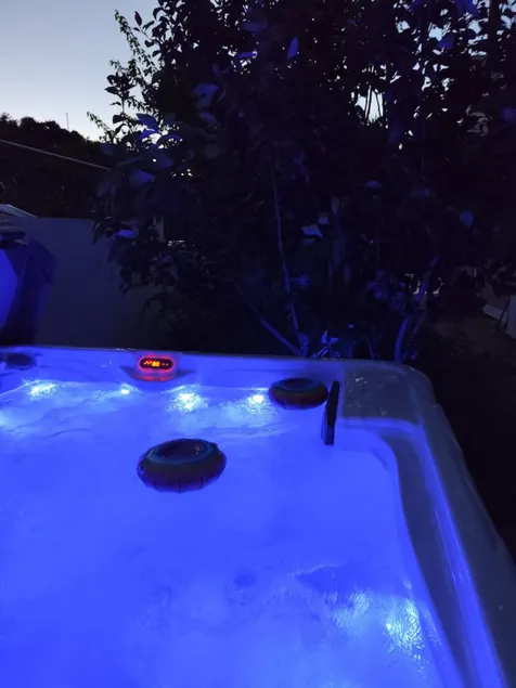 Villa Verde with Outdoor Jacuzzi - Image 1