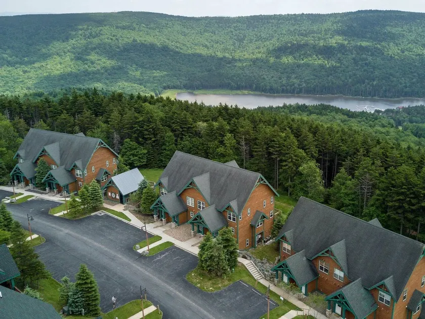 Camp 4 #7: 2 Bedrooms, 25 Baths: Slope Side, Gas Fireplace - Image 1