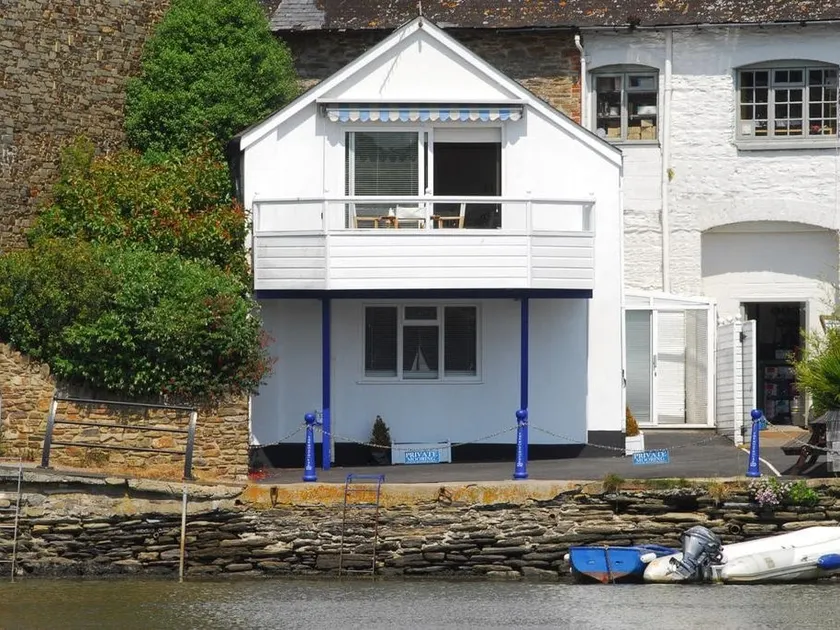 Waterside 2 bed town house - Image 1