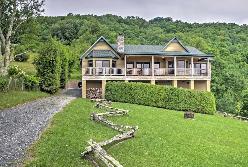 'High Gravity' Banner Elk Custom Chalet w/ Views! - Image 1