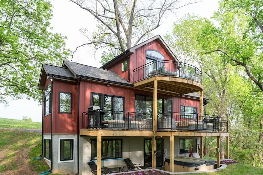 Country Elegance overlooking the Shenandoah River - Image 1