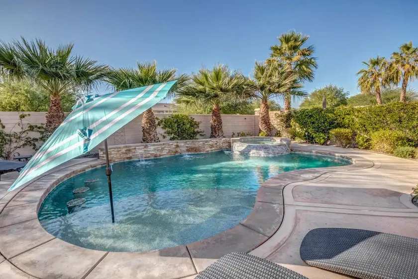 Lux Desert Oasis w saltwater pool near Coachella - Image 1