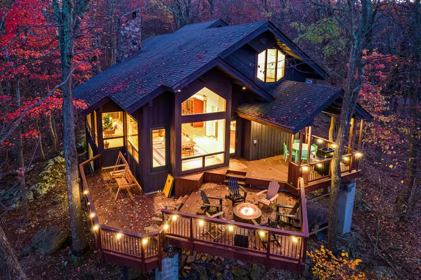 Hot Tub & Views | Mid Century Modern Wonder - Image 1