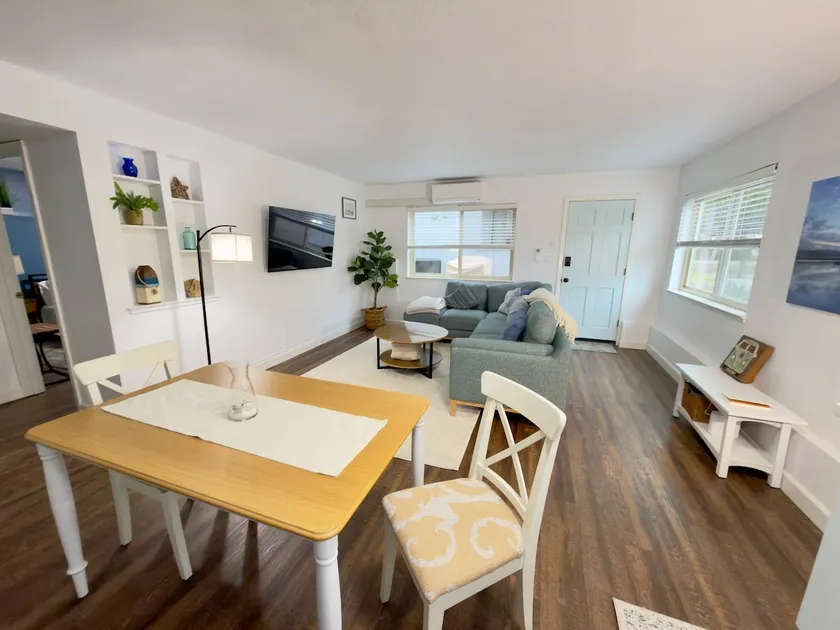 Coastal charm, close to Beach, Harbor, Restaurants - Image 1