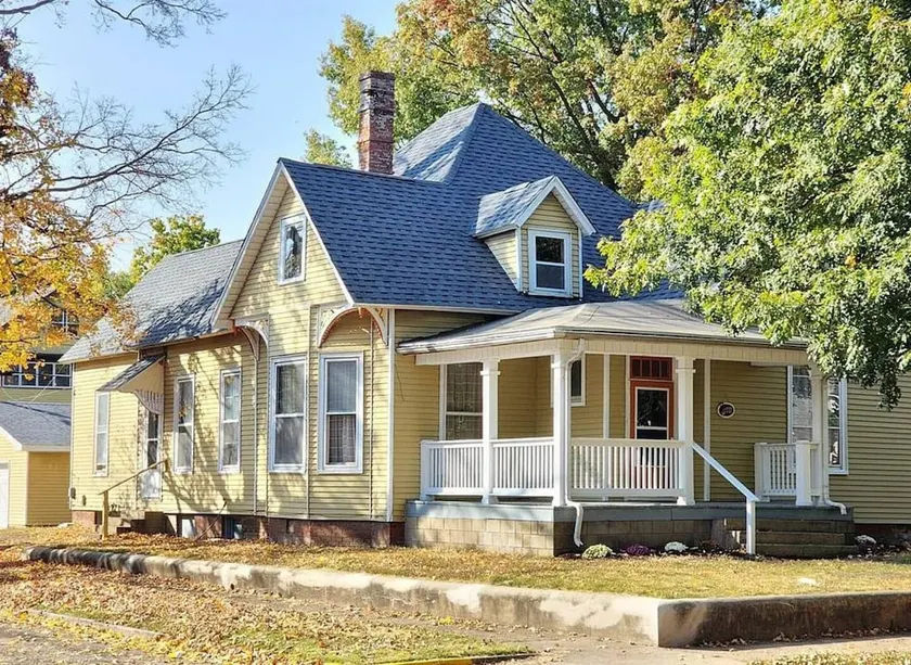Spacious 3BR | King Bed, Kitchen, Central Location - Image 1