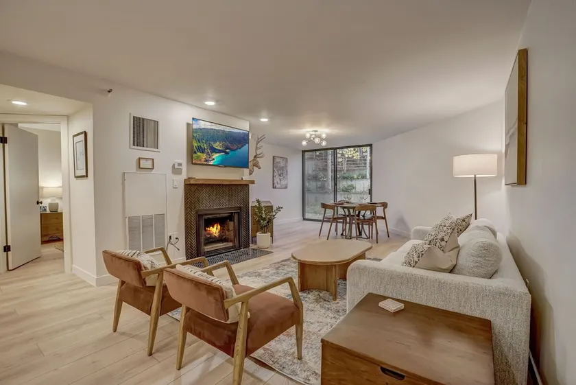 Silver King 402 | 150 Yards to Lifts | Fireplace | Kitchen | Mountain View | Pool & Hot Tub - Image 1