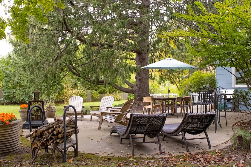 1000ft to Assn Beach, Cute Cottage, Outdoor Dining - Image 1