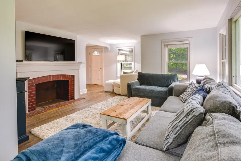 Near Beach: Coastal Maine Getaway w/ Yard - Image 1