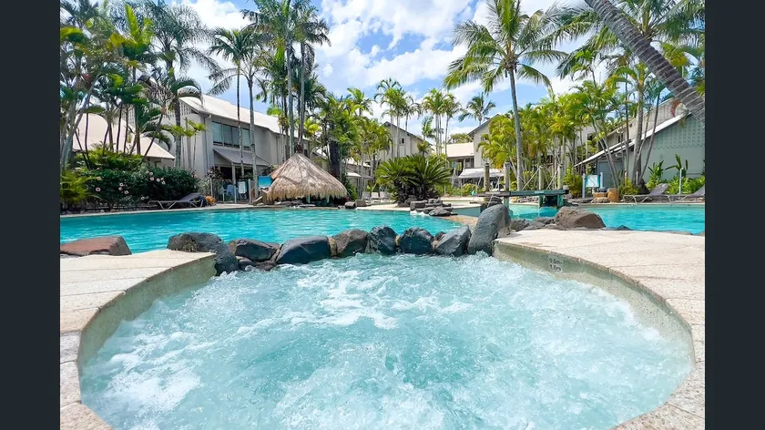 Noosaville Tropical Resort - Image 1