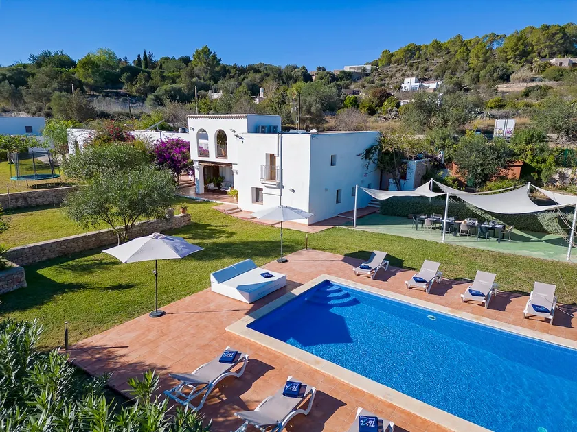 Villa Near San Antonio Sleeps 10 - Image 1