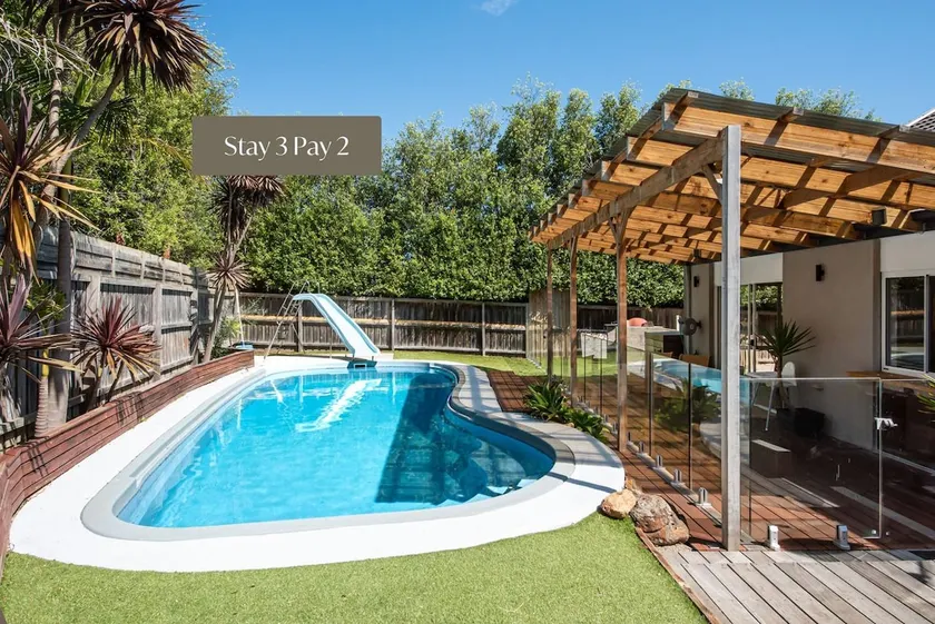 Malibu in Mt Martha with solar heated pool - Image 1