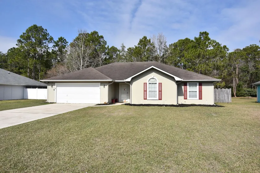 Spacious 4 bedroom home - Big Yard! - Image 1