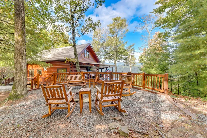 Cozy Cherry Log Cabin ~ 10 Mi to Mercier Orchards - Image 1