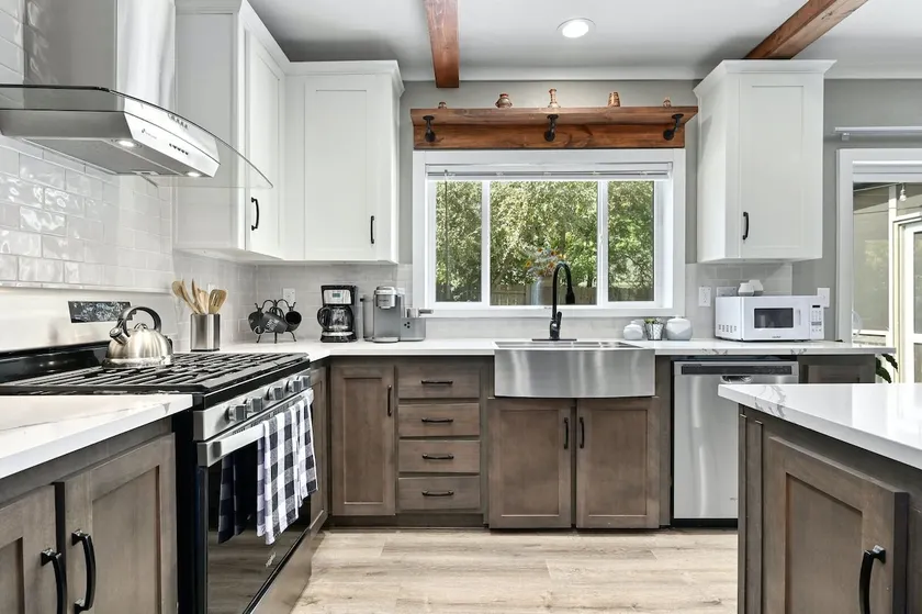 Austin Retreat | Screened Porch + Fire Pit - Image 1