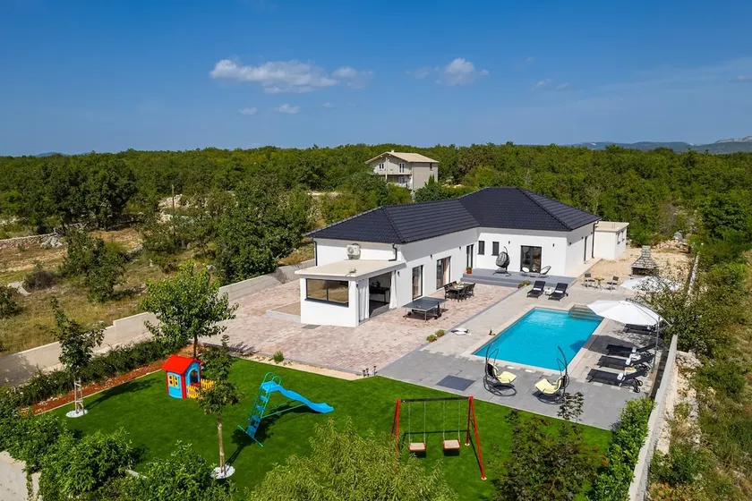 Villa Lukas mit 4 Schlafzimmern, ein hochwertiges Familienanwesen im Hinterland von Makarska - Image 1