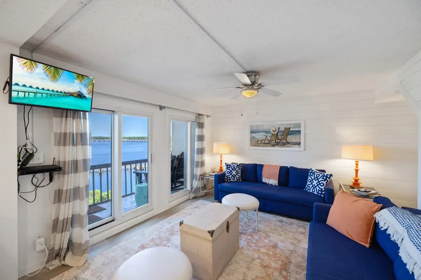 Pinnacle Port 304A - Spectacular Ocean & Lake View - Image 1
