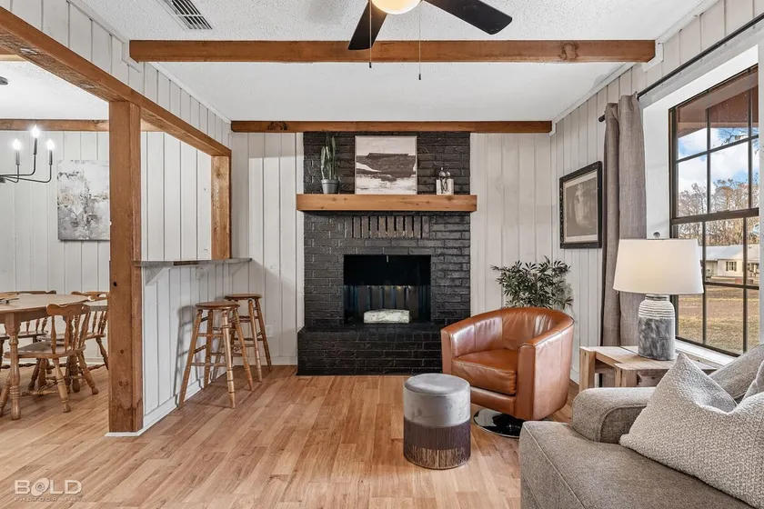 Cozy Modern Cabin • Kayaks & Dock Access - Image 1