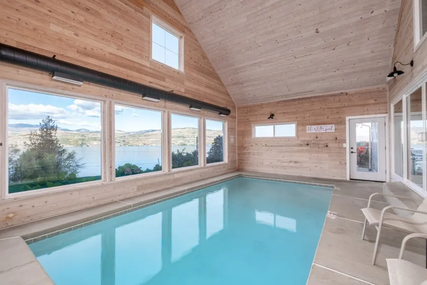 Private indoor pool, hot tub & lake views - Image 1