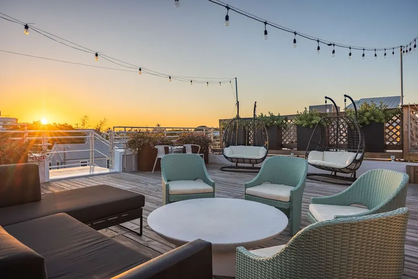 KAMP - Rooftop Penthouse Overlooking Duval - Image 1