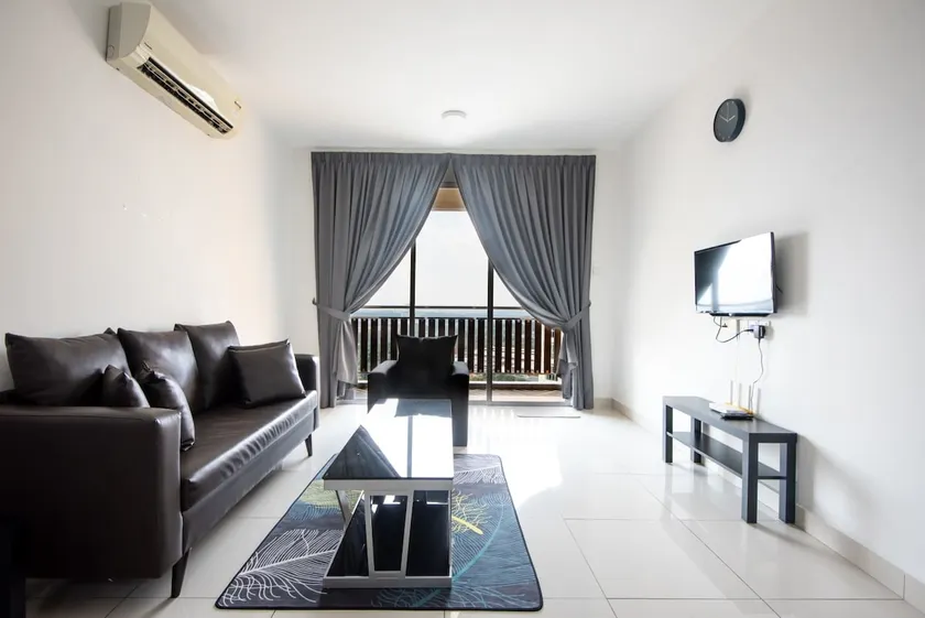 Comfy 3BR Apt @ KSL Daya Near IKEA Tebrau Parking - Image 1