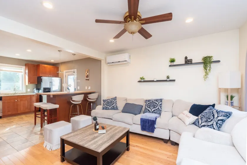Cozy Boston Homestead : Sleeps 8, Pet Friendly - Image 1