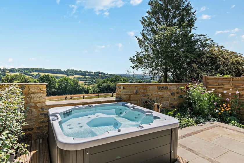 Dairy Barn - fabulous views and hot tub - Image 1